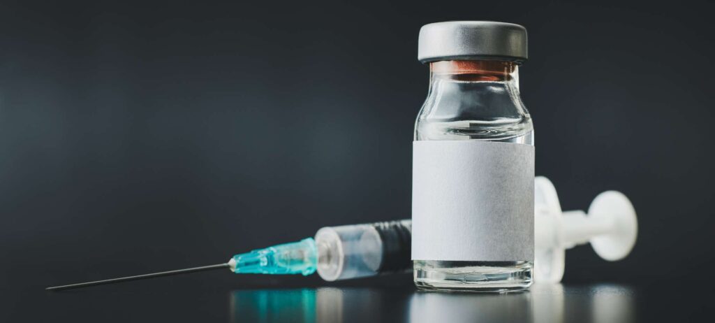 jeringa y ampolleta uso médico terapia antiangiogénica