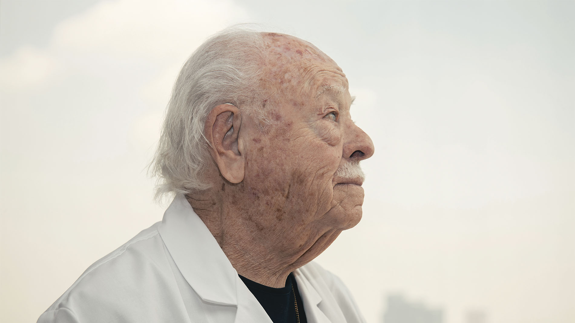 Doctor Alejandro Dalma Kende, oftalmólogo en México, miembro de la Asociación Mexicana de Oftalmología