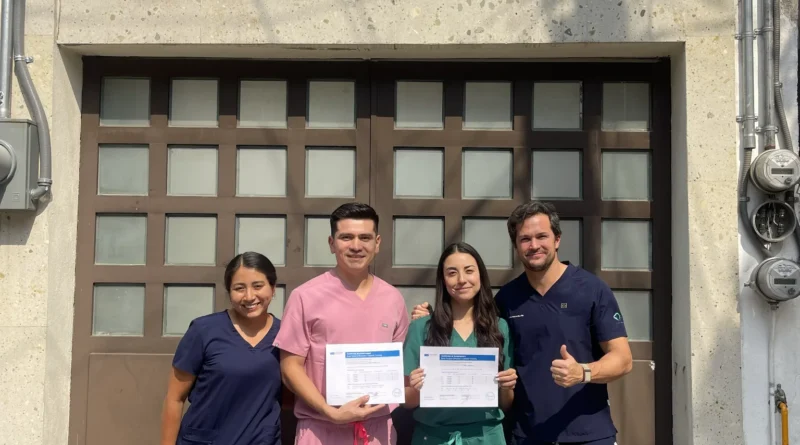 estudiantes de entrenamiento quirúrgico